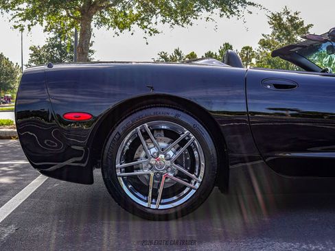 Used 1998 Chevrolet Corvette Convertible w/ Memory Pkg RWD image 10