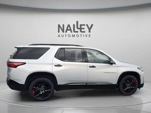 Used 2022 Chevrolet Traverse Premier w/ Redline Edition image 5