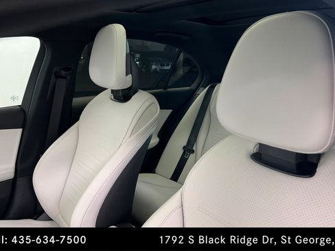 Used 2025 Mercedes-Benz C 300 4MATIC Sedan image 16