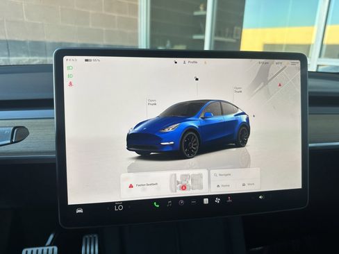 Used 2023 Tesla Model Y Performance image 19