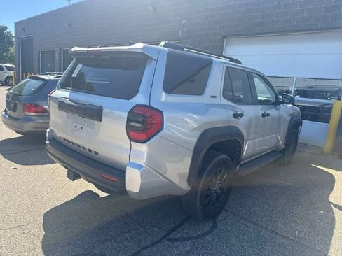 Used 2025 Toyota 4Runner SR5 AWD/4WD image 5