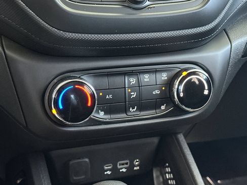 Used 2023 Chevrolet TrailBlazer LT FWD image 26