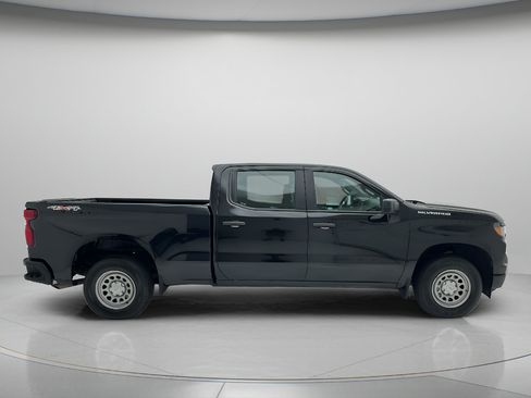 Used 2024 Chevrolet Silverado 1500 W/T AWD/4WD image 2