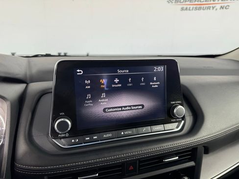 Used 2025 Nissan Rogue SV image 15