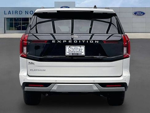New 2025 Ford Expedition Platinum w/ Platinum Ultimate Package AWD/4WD image 4