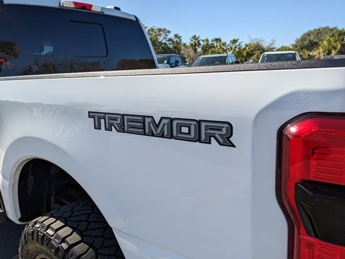 Used 2024 Ford F250 XLT w/ Black Appearance Package image 15