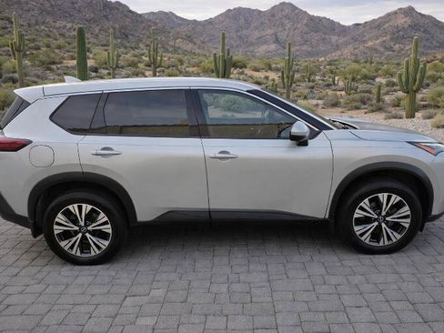 Used 2021 Nissan Rogue SV FWD image 6