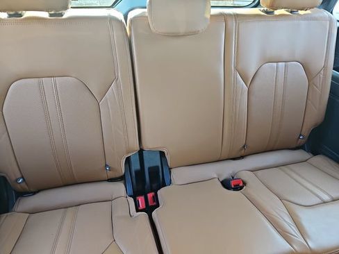 Used 2022 Ford Expedition Platinum RWD image 12