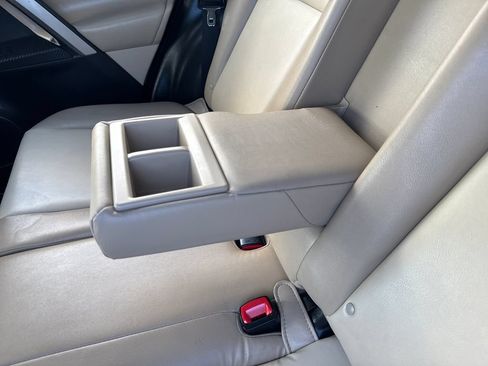 Used 2013 Toyota RAV4 Limited AWD/4WD image 38