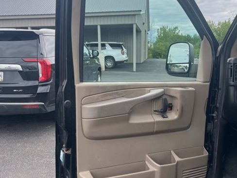 Used 2014 Chevrolet Express 3500 Work Van image 8