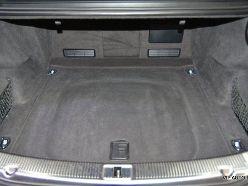 Used 2013 Audi A8 4.0T image 32