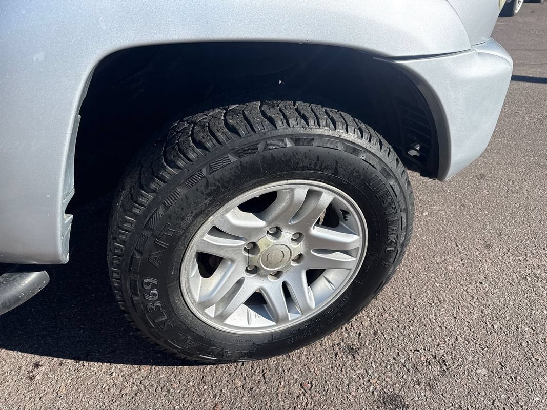 Used 2013 Toyota Tacoma 4x4 Double Cab w/ SR5 Pkg image 9