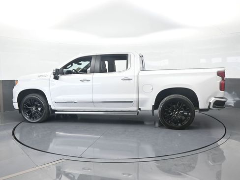 Used 2024 Chevrolet Silverado 1500 High Country w/ Technology Package image 3