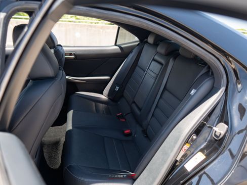 Used 2019 Lexus IS 300 F Sport w/ F Sport Package RWD image 18
