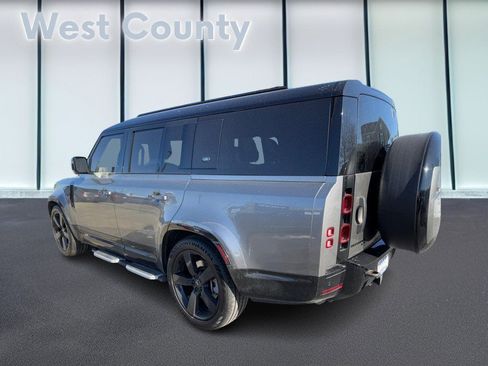 Used 2023 Land Rover Defender 130 X-Dynamic SE image 7