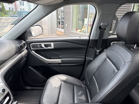 Certified 2023 Ford Explorer XLT w/ Equipment Group 202A AWD/4WD image 26