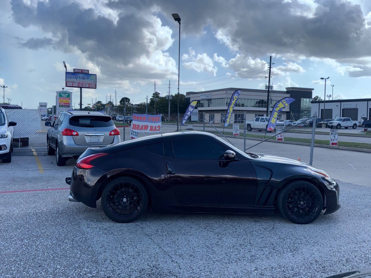 Used 2016 Nissan 370Z Coupe RWD image 9
