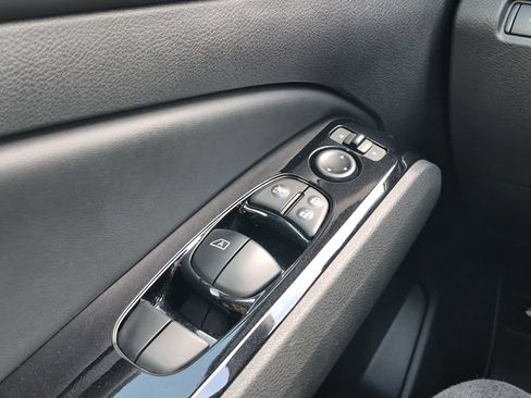 Used 2023 Nissan Altima 2.5 SV FWD image 18