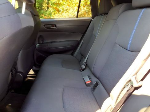 Used 2026 Toyota Corolla Cross AWD Hybrid w/ Moonroof Package image 13
