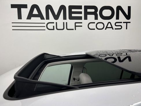 Used 2025 Buick Enclave Avenir image 16