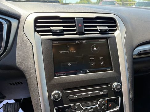 Used 2016 Ford Fusion SE w/ Equipment Group 202A FWD image 16
