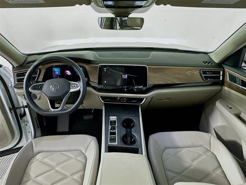 New 2026 Volkswagen Atlas SE image 3