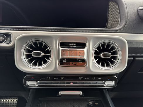 Used 2025 Mercedes-Benz G 63 AMG 4MATIC image 26