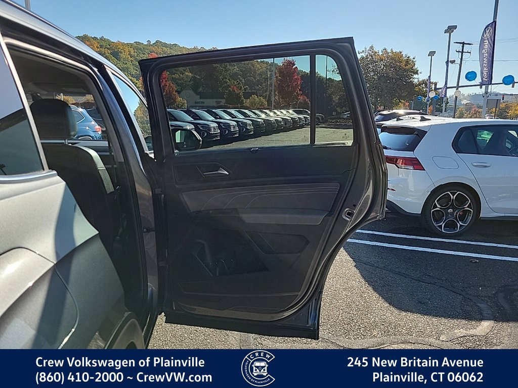 Certified 2023 Volkswagen Atlas SE w/ Black Wheel Package AWD/4WD image 44