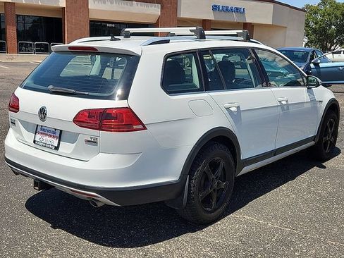 Used 2017 Volkswagen Golf Alltrack S AWD/4WD image 4