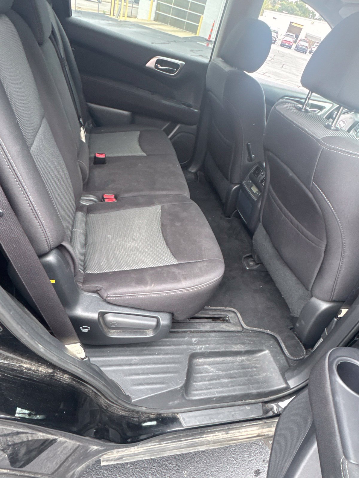 Used 2017 Nissan Pathfinder SV FWD image 5