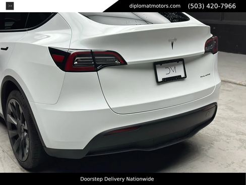 Used 2023 Tesla Model Y Long Range image 15