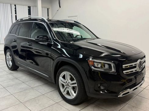 Used 2021 Mercedes-Benz GLB 250 4MATIC w/ Premium Package image 1
