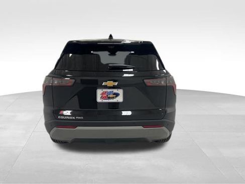 New 2026 Chevrolet Equinox LT w/ Convenience Package II AWD/4WD image 18