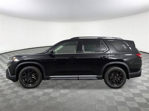 New 2025 Honda Pilot Touring image 6