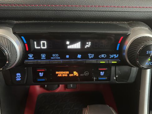 Used 2020 Toyota RAV4 TRD Off-Road w/ TRD Off-Road Weather Package AWD/4WD image 18