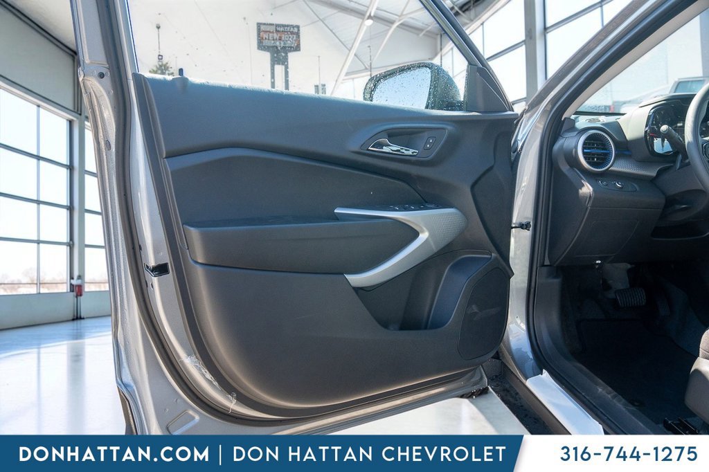 New 2026 Chevrolet Trax LS FWD image 5