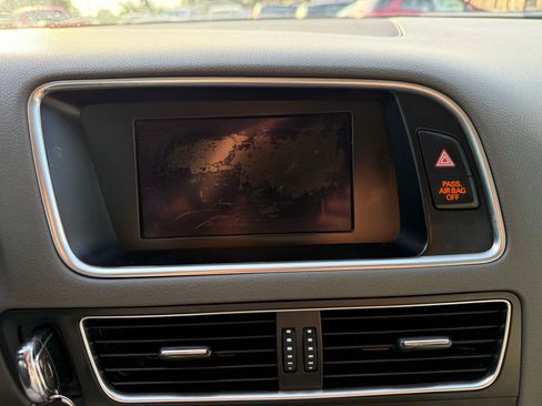 Used 2011 Audi Q5 2.0T Premium image 29