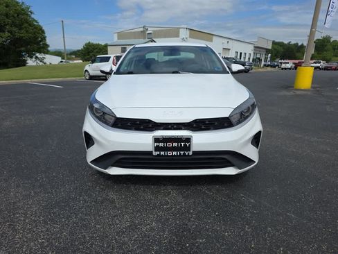 Used 2024 Kia Forte LXS w/ LXS Technology Package FWD image 6