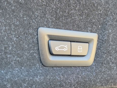 New 2026 BMW 330i Sedan w/ Premium Package image 8