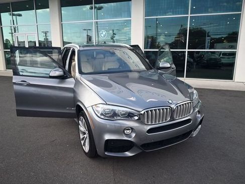 Used 2017 BMW X5 xDrive50i AWD/4WD image 35