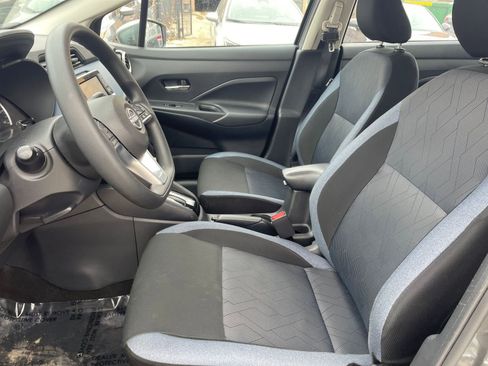 Used 2025 Nissan Versa SV image 25