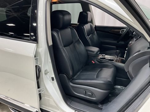 Used 2018 Nissan Pathfinder Platinum image 9