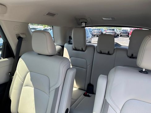 Certified 2026 Nissan Pathfinder SL w/ SL Premium Package AWD/4WD image 15