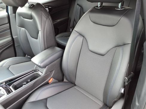 New 2026 Jeep Compass Latitude AWD/4WD image 18