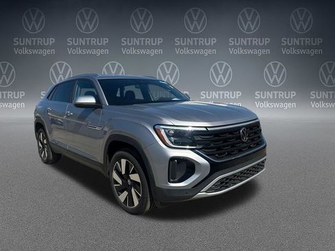 Used 2024 Volkswagen Atlas Cross Sport SE FWD image 37
