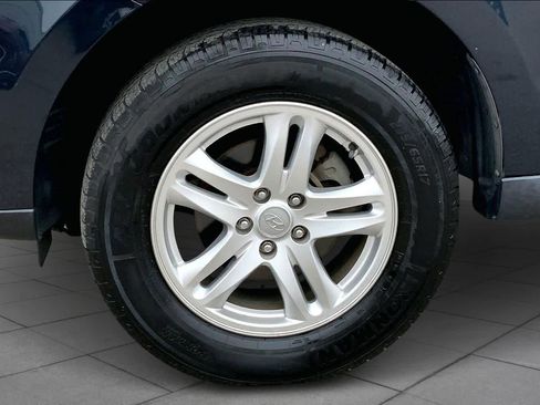 Used 2011 Hyundai Santa Fe GLS image 10