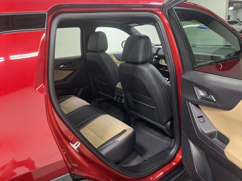 Used 2025 Chevrolet Equinox ACTIV w/ Safety and Technology Package image 21