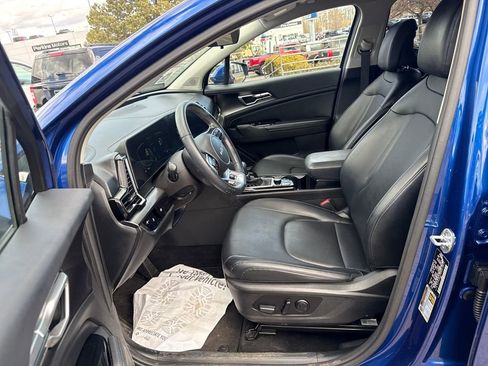 Used 2023 Kia Sportage EX image 11
