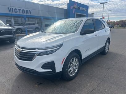Used 2022 Chevrolet Equinox LS w/ LS Convenience Package
