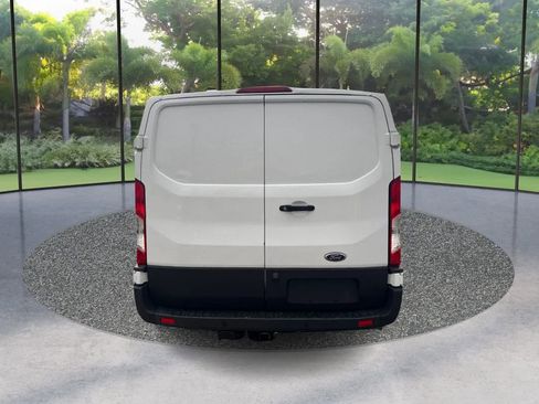 Used 2022 Ford Transit 250 Low Roof RWD image 5